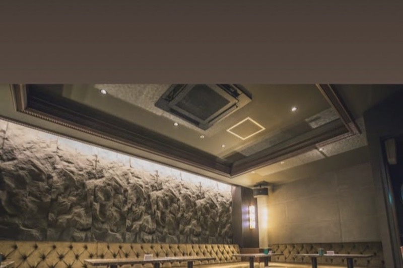 CHRONO 店内 階段