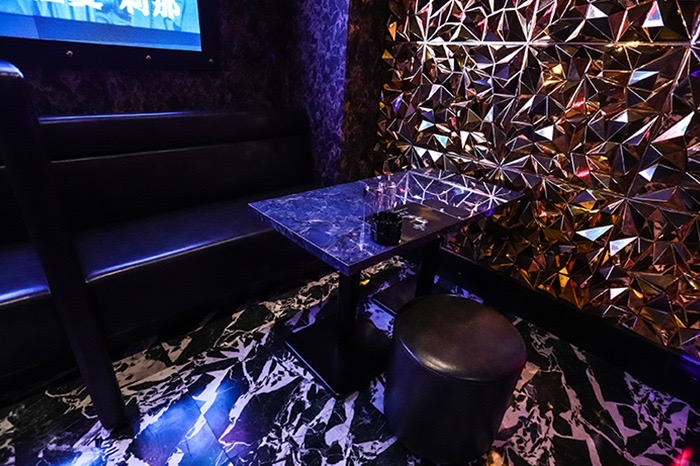 EDEN 店内 花の照明演出